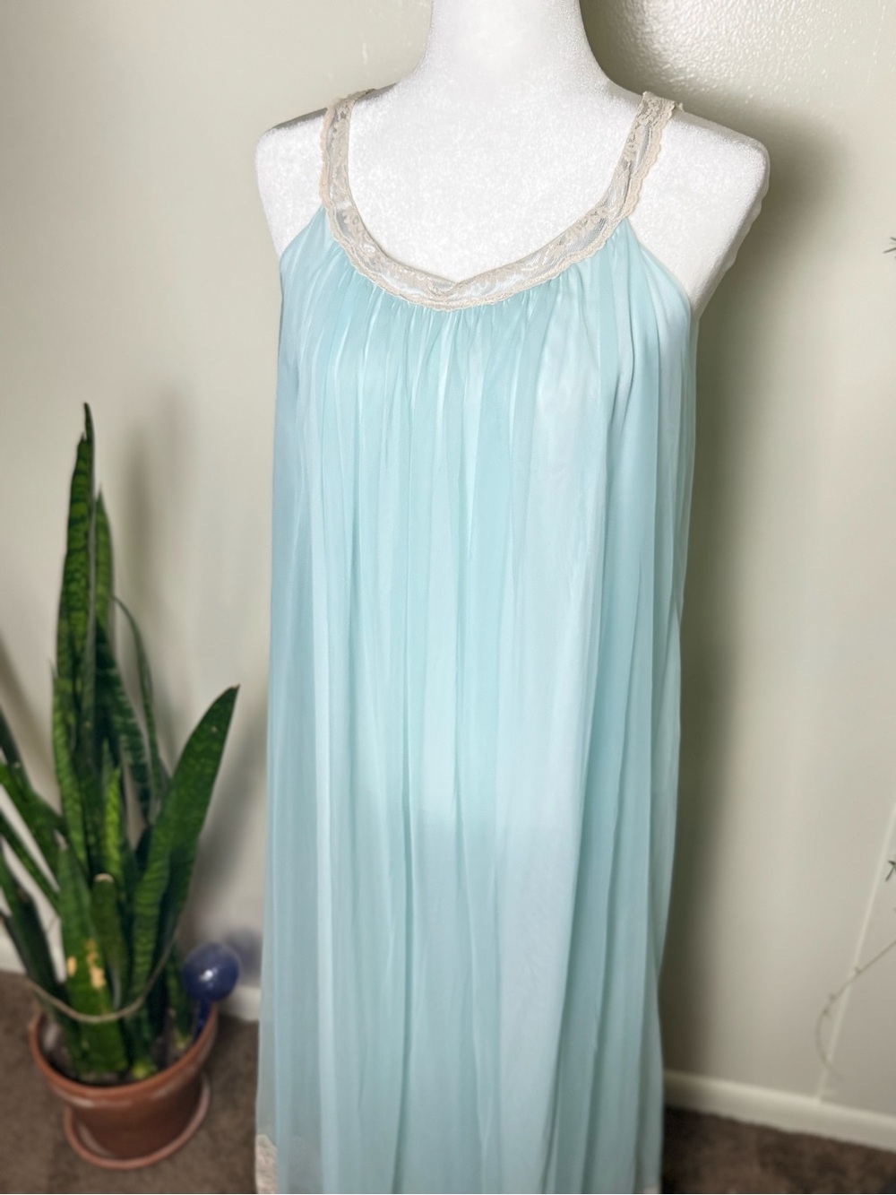 VTG 60s-70s Miss Elaine Turquoise Blue Chiffon and Lace Nightgown